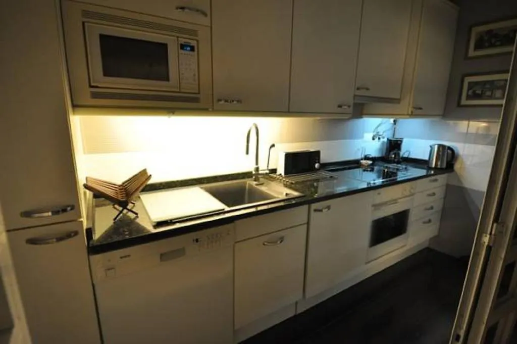 Apart Lisbon Pool Metro Garage Apartment
