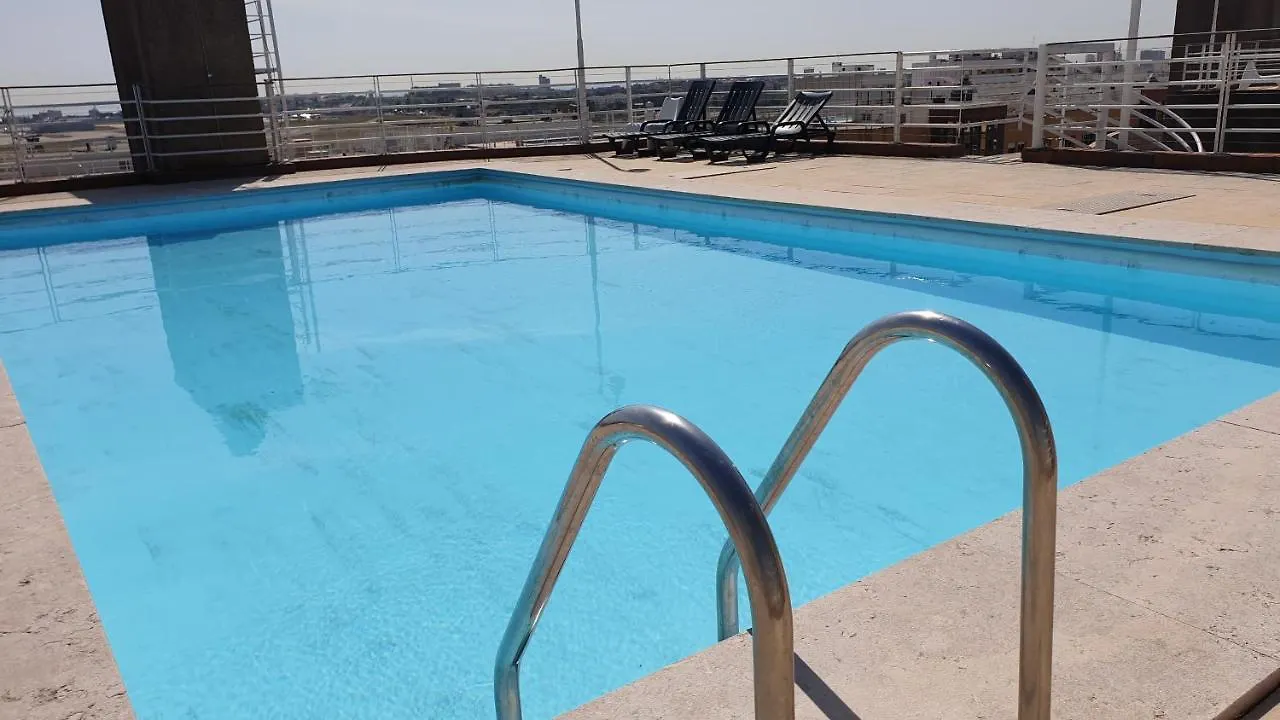 Apartment Apart Lisbon Pool Metro Garage